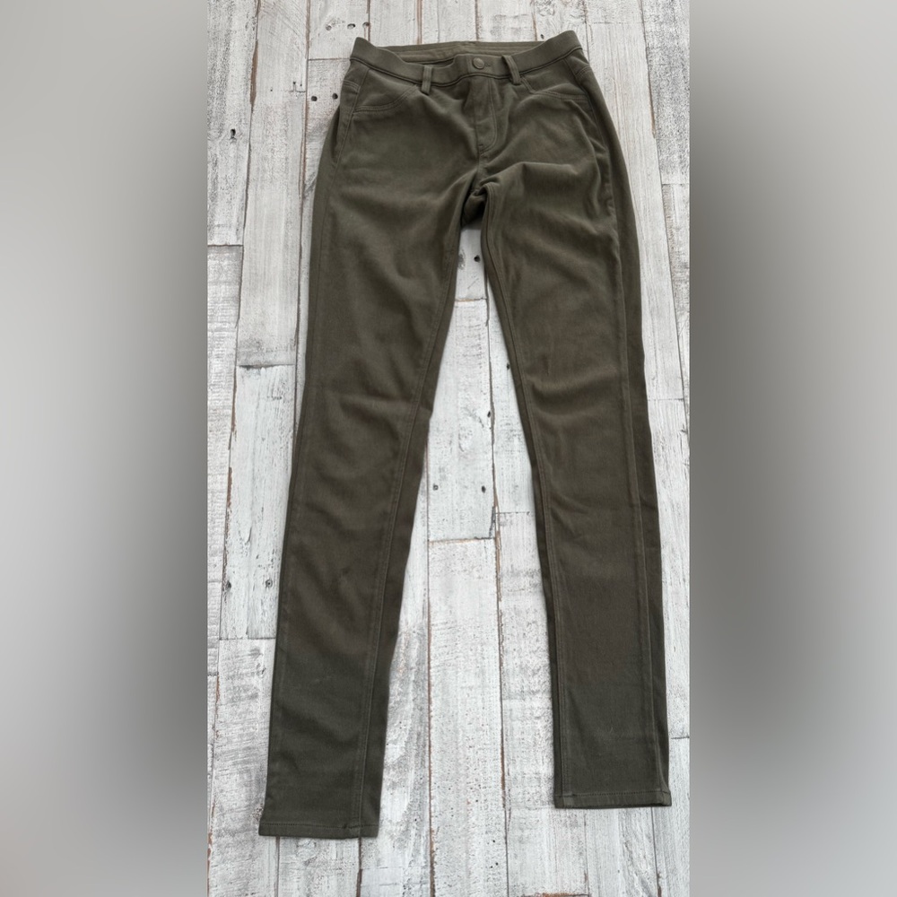 Uniqlo Khaki  Women’s Olive Green Stretchy Skinny Pants